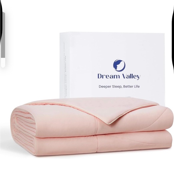 Dream Valley Queen Pink Comforter 90 x 90